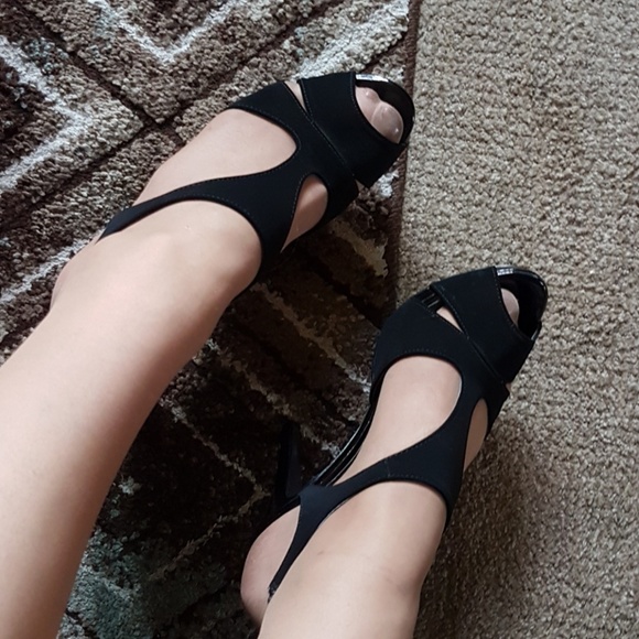 Size 11 5" high heels - Picture 4 of 4